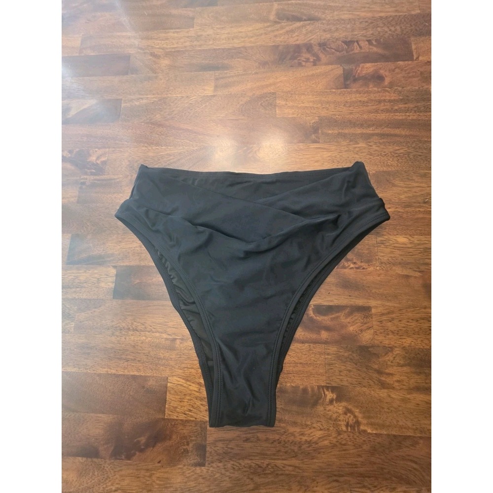 Halara  Women's Bikini Bottoms Medium‎ Black New With Tag Sku5